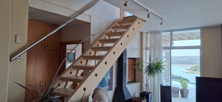 7 Bedroom Property for Sale in Bonza Bay Eastern Cape
